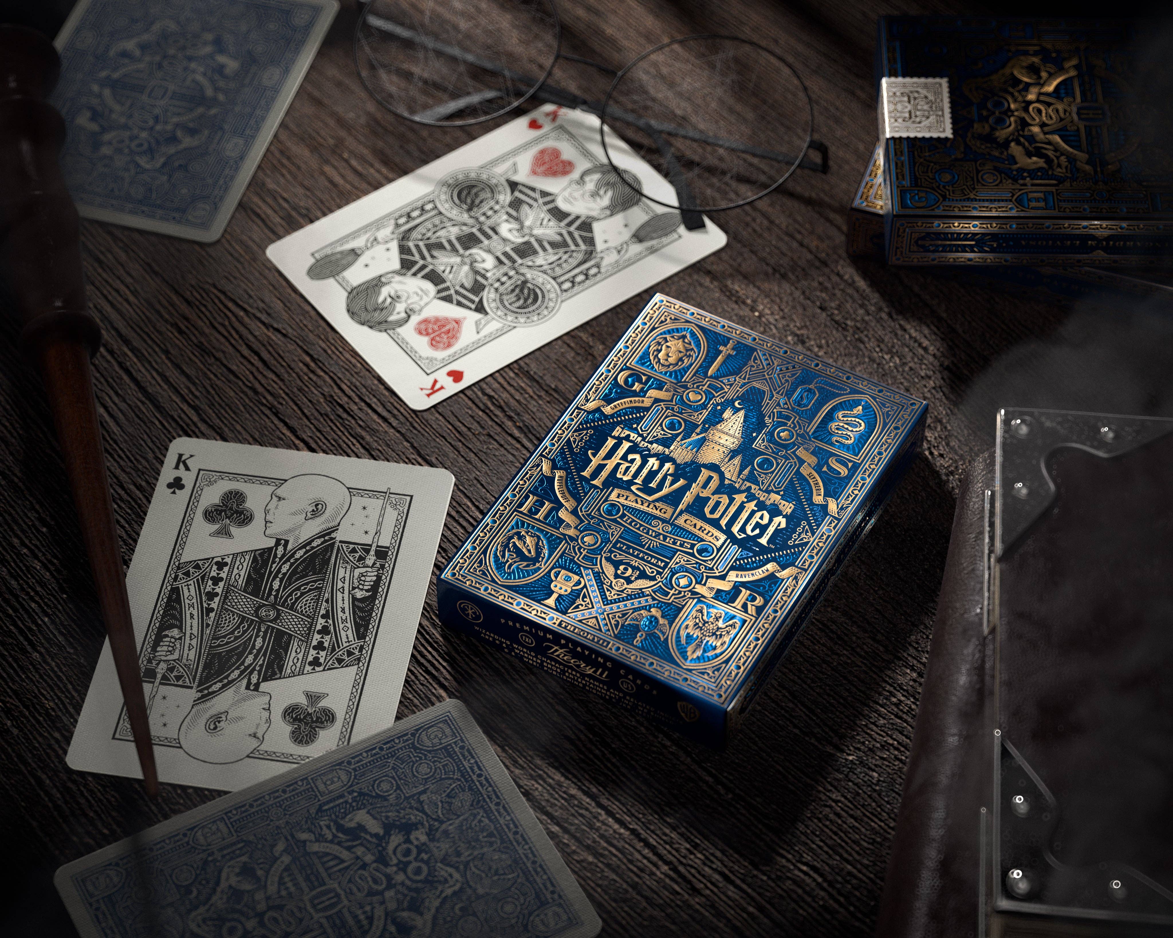 Harry Potter Playing Cards: Red (Gryffindor) - Image 4